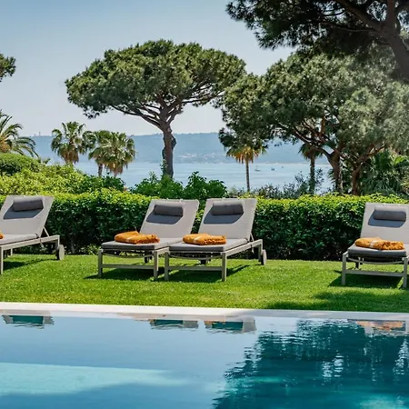 St Tropez So Extravagantly Luxurious And Special - It Has To Be A Secret Villa Ramatuelle