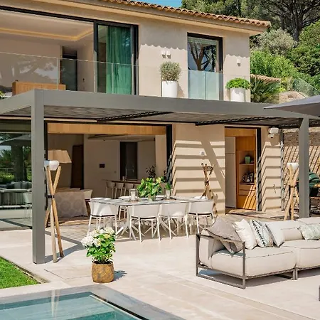 St Tropez So Extravagantly Luxurious And Special - It Has To Be A Secret Ramatuelle