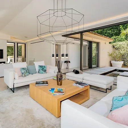 Villa St Tropez So Extravagantly Luxurious And Special - It Has To Be A Secret Ramatuelle