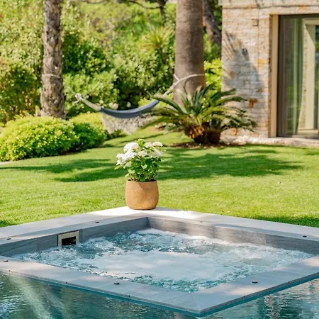 St Tropez So Extravagantly Luxurious And Special - It Has To Be A Secret Ramatuelle