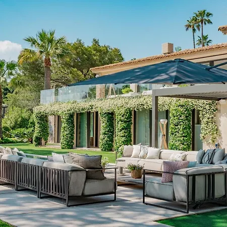 St Tropez So Extravagantly Luxurious And Special - It Has To Be A Secret
