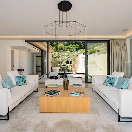 St Tropez So Extravagantly Luxurious And Special - It Has To Be A Secret
