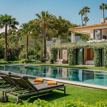 St Tropez So Extravagantly Luxurious And Special - It Has To Be A Secret Ramatuelle