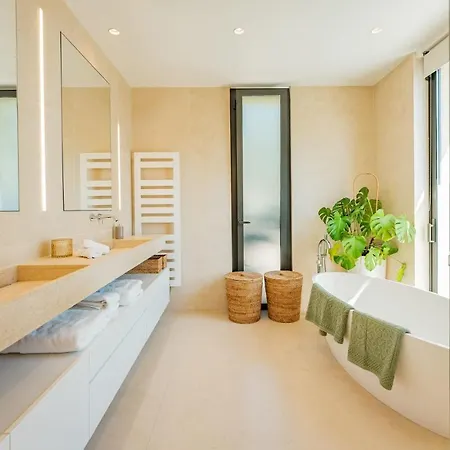 St Tropez So Extravagantly Luxurious And Special - It Has To Be A Secret Villa *