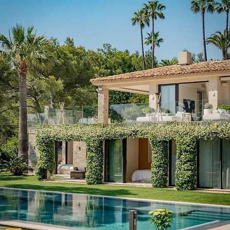 St Tropez So Extravagantly Luxurious And Special - It Has To Be A Secret Villa Ramatuelle